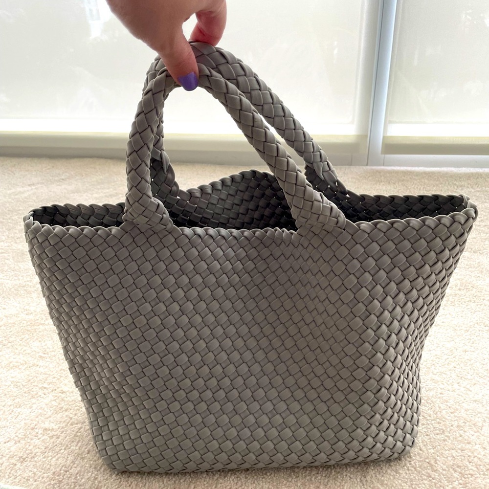 St. Barths Medium Solid